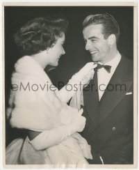 3p1947 ELIZABETH TAYLOR/MONTGOMERY CLIFT 8.25x10 news photo 1949 at the premiere of The Heiress!