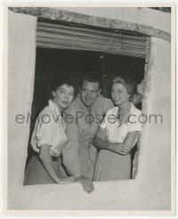 3p2066 MOGAMBO candid deluxe 8x10 still 1953 Grace Kelly, Ava Gardner & Sinden in Africa native house!