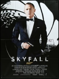 3p0125 SKYFALL French 1p 2012 great image of Daniel Craig as James Bond in tuxedo with gun in hand!