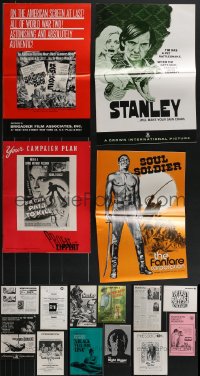 3s0441 LOT OF 27 UNCUT PRESSBOOKS 1960s-1970s great advertising for a variety of different movies!