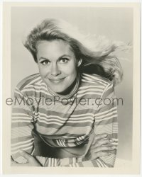 3t1338 BEWITCHED TV 7.25x9 still 1968 c/u of pretty Elizabeth Montgomery with windswept hair!