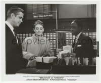 3t1347 BREAKFAST AT TIFFANY'S 8.25x10 still 1961 Audrey Hepburn & George Peppard in library!