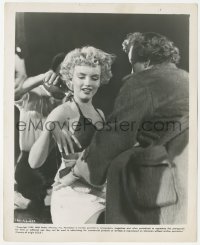 3t1358 CLASH BY NIGHT candid 8x10 still 1952 sexy Marilyn Monroe splashed with water for ocean scene!