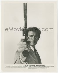 3t1439 MAGNUM FORCE 8x10 still 1973 best image of Clint Eastwood as Dirty Harry holding .44 magnum!