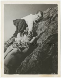 3t1463 NORTH BY NORTHWEST 8x10.25 still 1959 Cary Grant helps Eva Marie Saint climb up Mt. Rushmore!