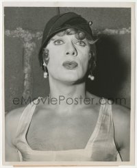 3t1516 SOME LIKE IT HOT 8.25x10 news photo 1959 Tony Curtis trying the pout of the 1920 flapper!