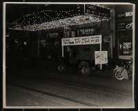 3t1695 T-MEN 2 8x10 stills 1948 jeep outside outside theater promoting it plus cool candid!