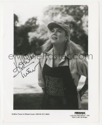 3x0516 KATHLEEN TURNER signed 8x10 still 1993 close up wearing apron in House of Cards!