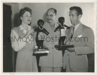 3y0250 HUMPHREY BOGART/GREER GARSON deluxe 10x13 still 1944 military gives them Fuzzy Wuzzy awards!