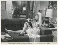 3y1292 BIG HEAT 7.5x9.75 still 1953 great portrait of sexy Gloria Grahame on couch talking on phone!