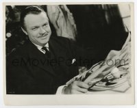 3y1319 CITIZEN KANE 8x10 still 1941 great c/u of Orson Welles reading the Inquirer at breakfast!