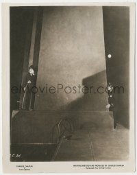 3y1322 CITY LIGHTS 8x10 key book still 1931 great image of Charlie Chaplin hiding from a cop!