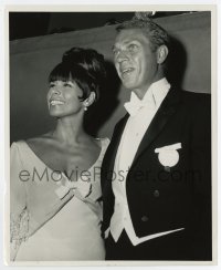 3y1506 STEVE McQUEEN 8.25x10 still 1960s smiling at the Golden Globes in a tux with wife Neile Adams!