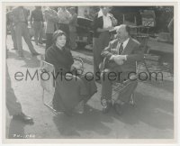 3y1519 TROUBLE WITH HARRY candid 8x10 still 1955 Alfred Hitchcock & Shirley MacLaine between scenes!