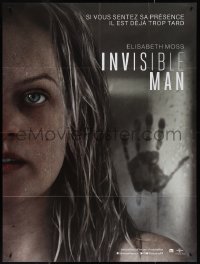 3y0068 INVISIBLE MAN teaser French 1p 2020 creepy handprint behind Elisabeth Moss, H.G. Wells!
