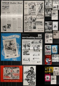 4a0401 LOT OF 22 UNCUT PRESSBOOKS 1950s-1970s advertising for a variety of different movies!