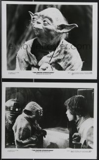 4b0266 EMPIRE STRIKES BACK presskit w/ 2 stills 1980 ultra rare Introducing Yoda style!