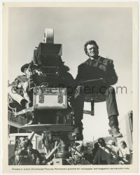 4f1414 JOE KIDD candid 8x10 still 1972 great image of Clint Eastwood watching behind the camera!