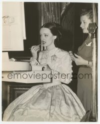 4f1415 JUAREZ candid deluxe 8x10 still 1939 c/u of Betty Davis doing her makeup on set by Bert Six!