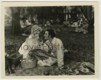 4f1423 LA BOHEME 8x10.25 still 1926 Lillian Gish & John Gilbert having a romantic picnic!