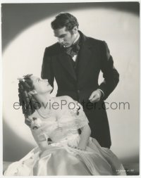 4f1599 WUTHERING HEIGHTS 7.5x9.25 still 1939 Laurence Olivier & Merle Oberon as the famous lovers!