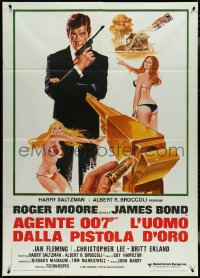 4f0232 MAN WITH THE GOLDEN GUN Italian 1p R1970s Enzo Sciotti art of Roger Moore as James Bond!