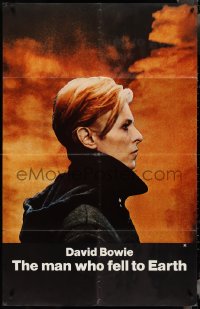 4f0283 MAN WHO FELL TO EARTH half subway 1976 Nicolas Roeg, color image of alien David Bowie!