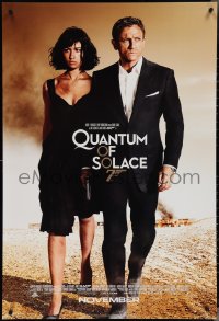 4g0990 QUANTUM OF SOLACE int'l advance DS 1sh 2008 Craig & Kurylenko, burning building & brown sky!