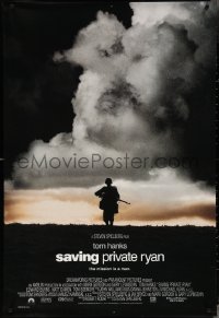 4g1022 SAVING PRIVATE RYAN DS 1sh 1998 Spielberg, Hanks, image of soldier on hill in front of clouds!