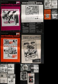 4h0293 LOT OF 20 UNCUT PRESSBOOKS 1960s-1970s advertising for a variety of different movies!