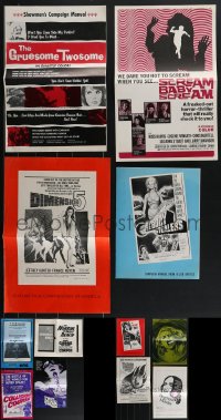 4h0305 LOT OF 12 UNCUT HORROR PRESSBOOKS 1960s-1970s great advertising for several scary movies!