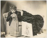 4j0566 LUCILLE BALL deluxe 10.5x13.25 still 1940s sitting on couch by fashion design sketch!