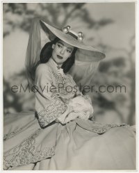 4j0572 MEN IN HER LIFE deluxe 10.75x13.75 still 1941 pretty Loretta Young in striking hat by Schafer!