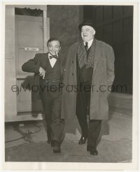 4j1571 MASK OF DIMITRIOS candid 8x10 still 1944 Peter Lorre & Sydney Greenstreet clowning on set!