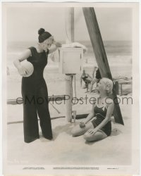 4j1456 BETTE DAVIS/JOAN BLONDELL 8x10 still 1936 playing hookie at the beach instead of filming!