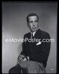 4m0403 HUMPHREY BOGART camera original 8x10 negative 1940s seated in pinstripe suit & smoking!