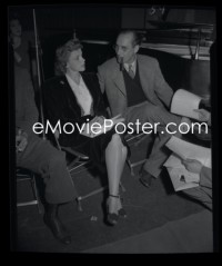 4m0475 JUDY GARLAND/GROUCHO MARX camera original 4x5 negative 1943 going over radio script together!