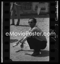 4m0317 LE MEPRIS camera original French 35mm negative 1963 Jean-Luc Godard crouching candid, Contempt!