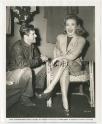 4p1366 SABOTEUR candid 8x10 still 1942 Hitchcock, Priscilla Lane laughs at Robert Cummings on set!