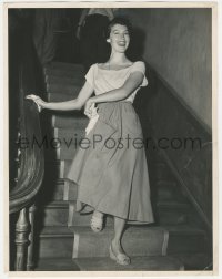 4t0362 AVA GARDNER deluxe 10.25x13 still 1949 great candid on stairs while making The Bribe!