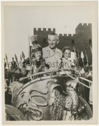 4t1433 BEN-HUR candid 8x10.25 still 1961 William Wyler & his two kids in the famous chariot!