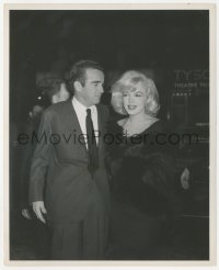 4t1590 MISFITS candid 8x10 still 1961 Marilyn Monroe & Montgomery Clift at the New York premiere!