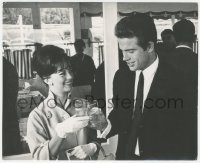 4t1596 NATALIE WOOD/WARREN BEATTY 8.25x10 still 1962 great candid of the couple toasting w/ drinks!