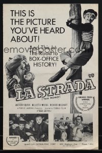 4t0106 LA STRADA pressbook 1956 Federico Fellini, Anthony Quinn & Giulietta Masina, rare!