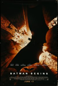 4w0746 BATMAN BEGINS advance DS 1sh 2005 June 17, Bale flying w/ bats in title role!