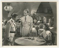 4y0276 CASABLANCA 8x10 key book still 1942 Claude Rains meets Ingrid Bergman & Henreid at Rick's!