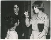 4y1256 ROBERT DE NIRO/CAROL BURNETT deluxe 7.75x10 still 1970s with his adopted daughter Drena!