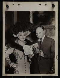 4y1417 SHE DONE HIM WRONG 3 8x11 key book stills 1933 Mae West candid on set, w/ her book, costuming!