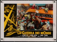 5a0334 WAR OF THE WORLDS linen Italian 18x26 pbusta R1970s people panic & climb on top of bus!