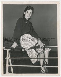 5b1792 ELIZABETH TAYLOR 7x9 news photo 1947 on ship arriving in New York City after England visit!